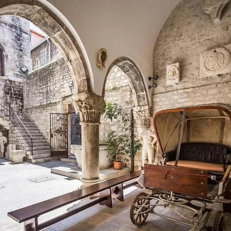 Superior Luxury * Spalato